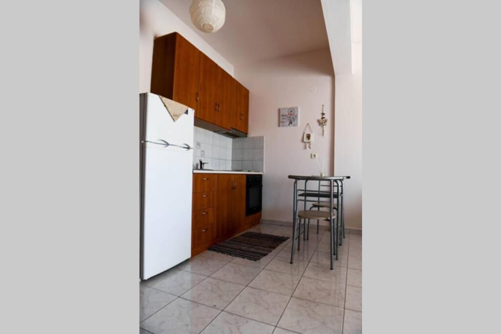 Papi's Free Parking 1 - Studio Apartment Alexandroupoli