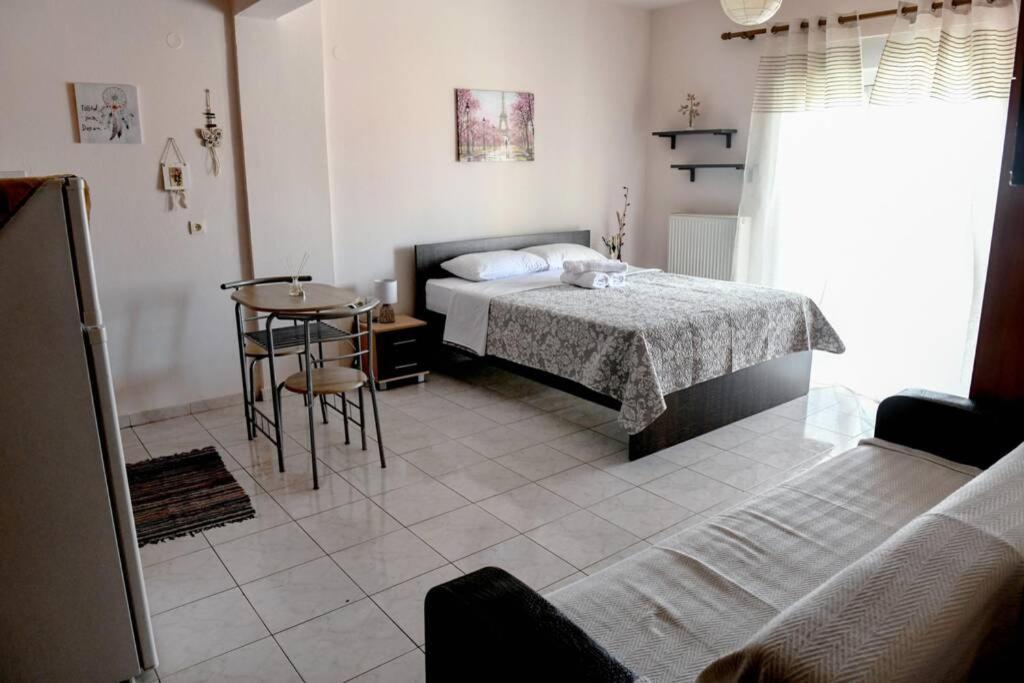 Papi's Free Parking 1 - Studio * Alexandroupoli